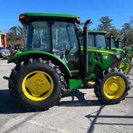 John Deere 5067E Image 3