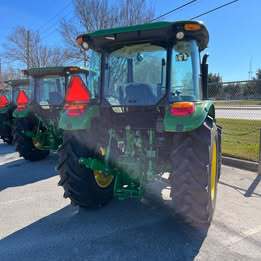 John Deere 5067E Image 4