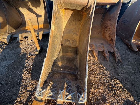 Photo of a  John Deere 410L12
