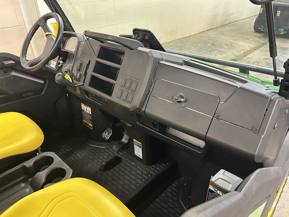 2022 John Deere XUV 835M (3rd thumbnail)