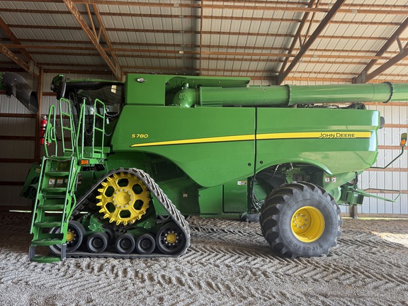 Photo of 2024 John Deere S780