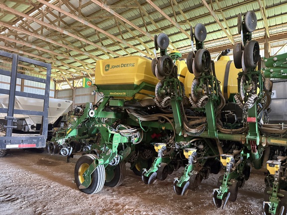 Photo of 2024 John Deere 1795