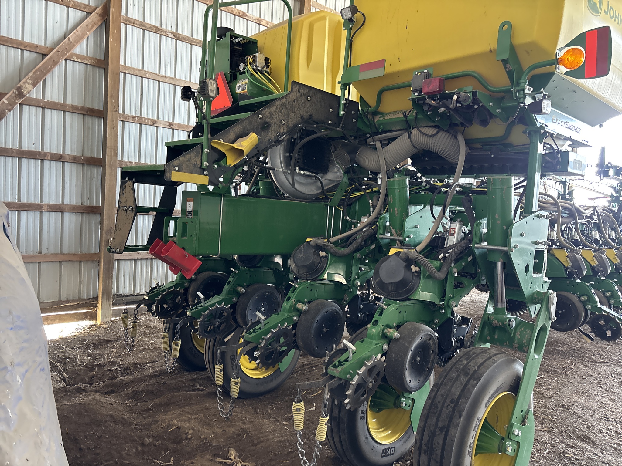 Used 2025 John Deere 1775 Planters: Drawn at Koenig Equipment in Urbana, OH - PhotoXL2