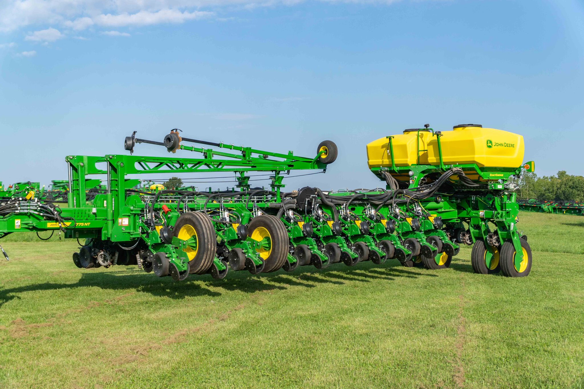 Used 2025 John Deere 1775 Planters: Drawn at Koenig Equipment in Anna, OH - PhotoXL0