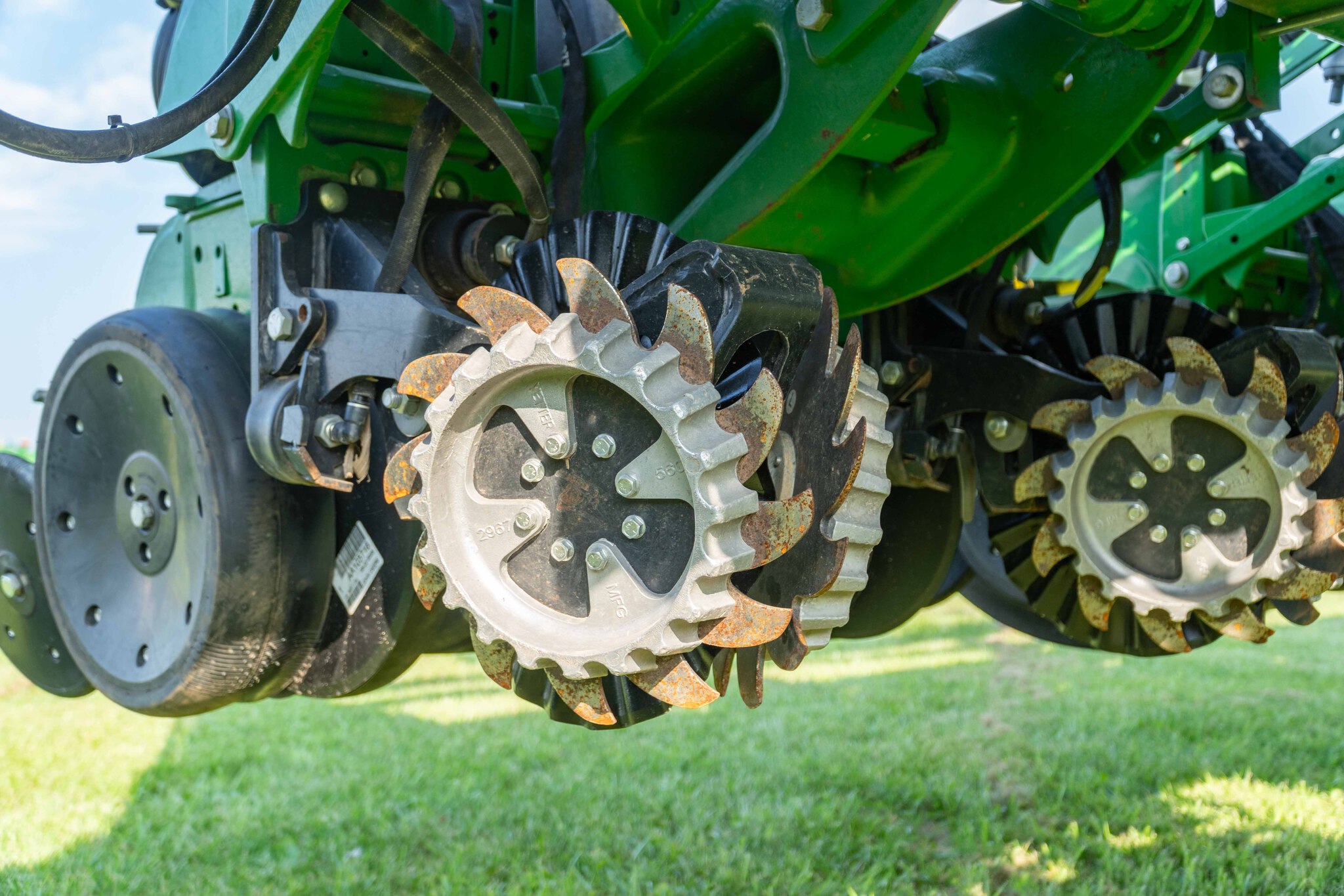 Used 2025 John Deere 1775 Planters: Drawn at Koenig Equipment in Anna, OH - PhotoXL14