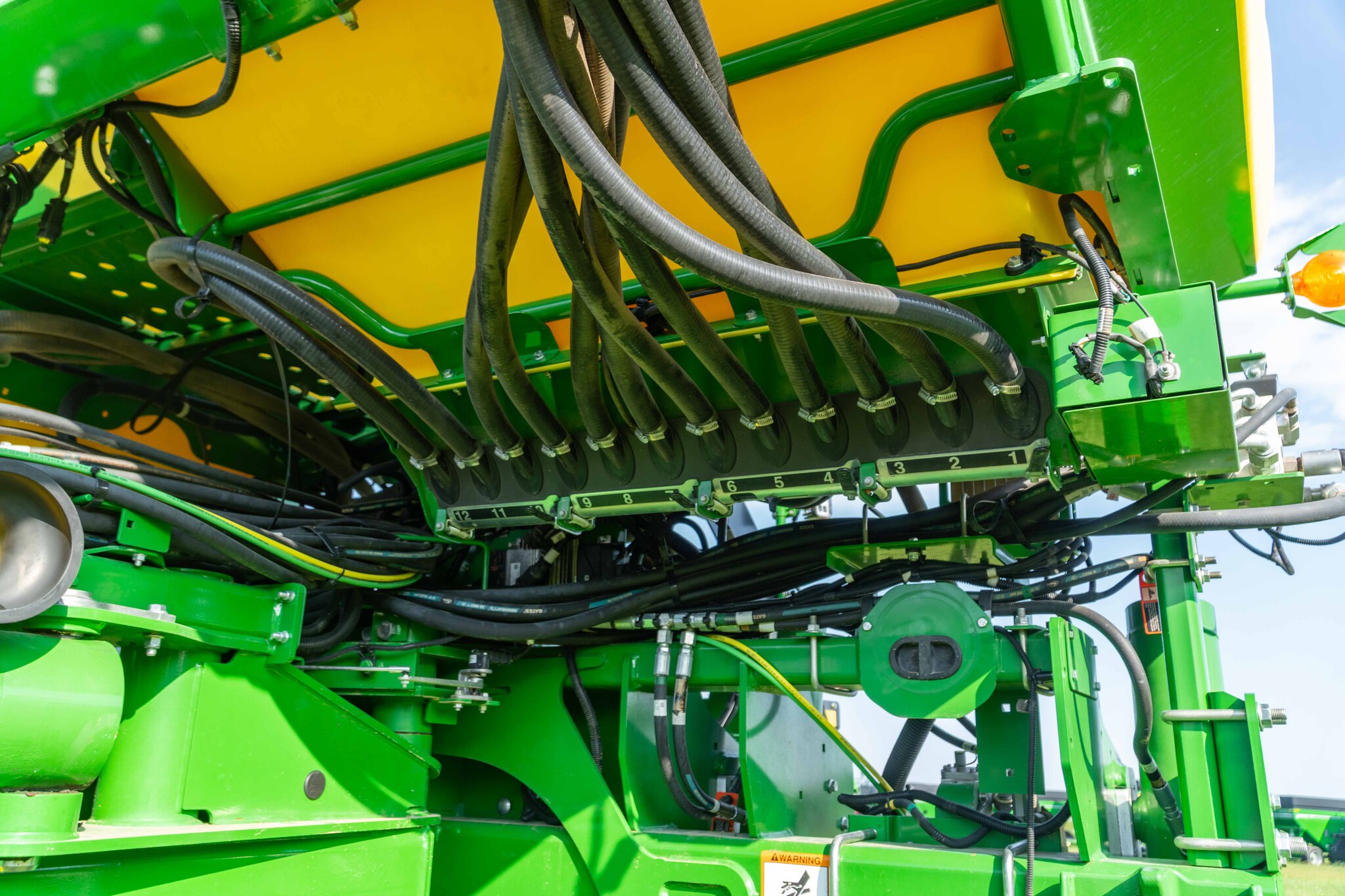 Used 2025 John Deere 1775 Planters: Drawn at Koenig Equipment in Anna, OH - PhotoXL24