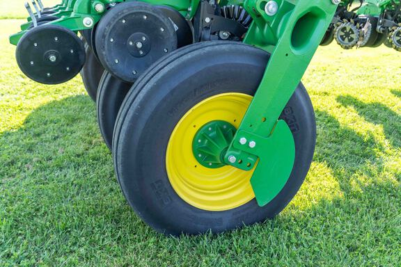 Used 2025 John Deere 1775 Planters: Drawn at Koenig Equipment in Anna, OH - Photo35