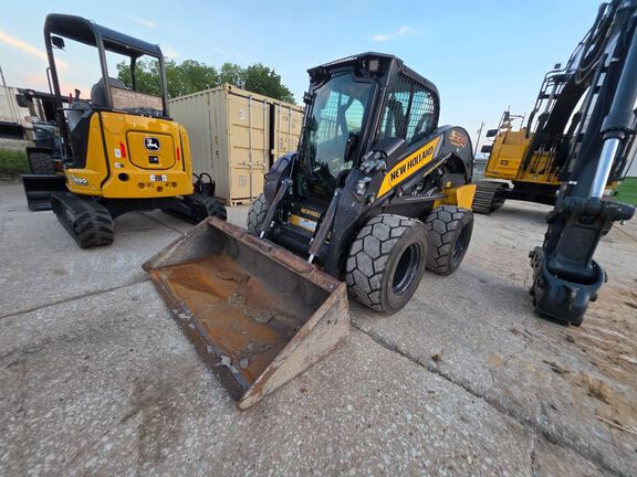 Photo of a 2024 New Holland L334