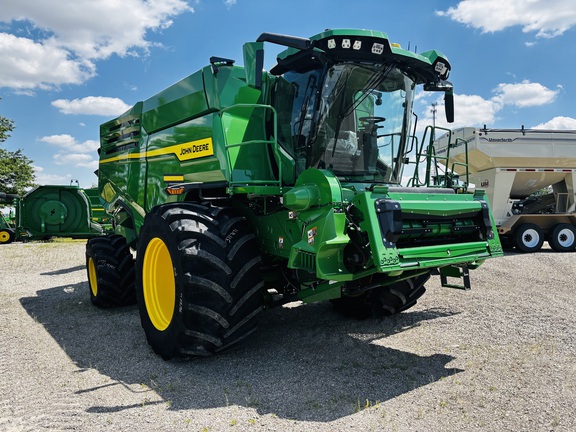 New In-Stock 2025 John Deere X9 1100 Combines at Koenig Equipment in Anna, OH - Photo1