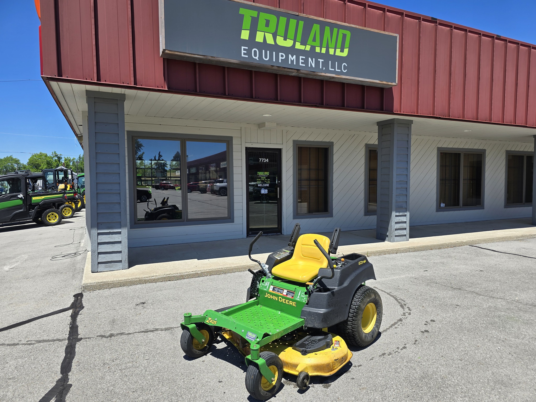 2011 John Deere Z425 Image 3