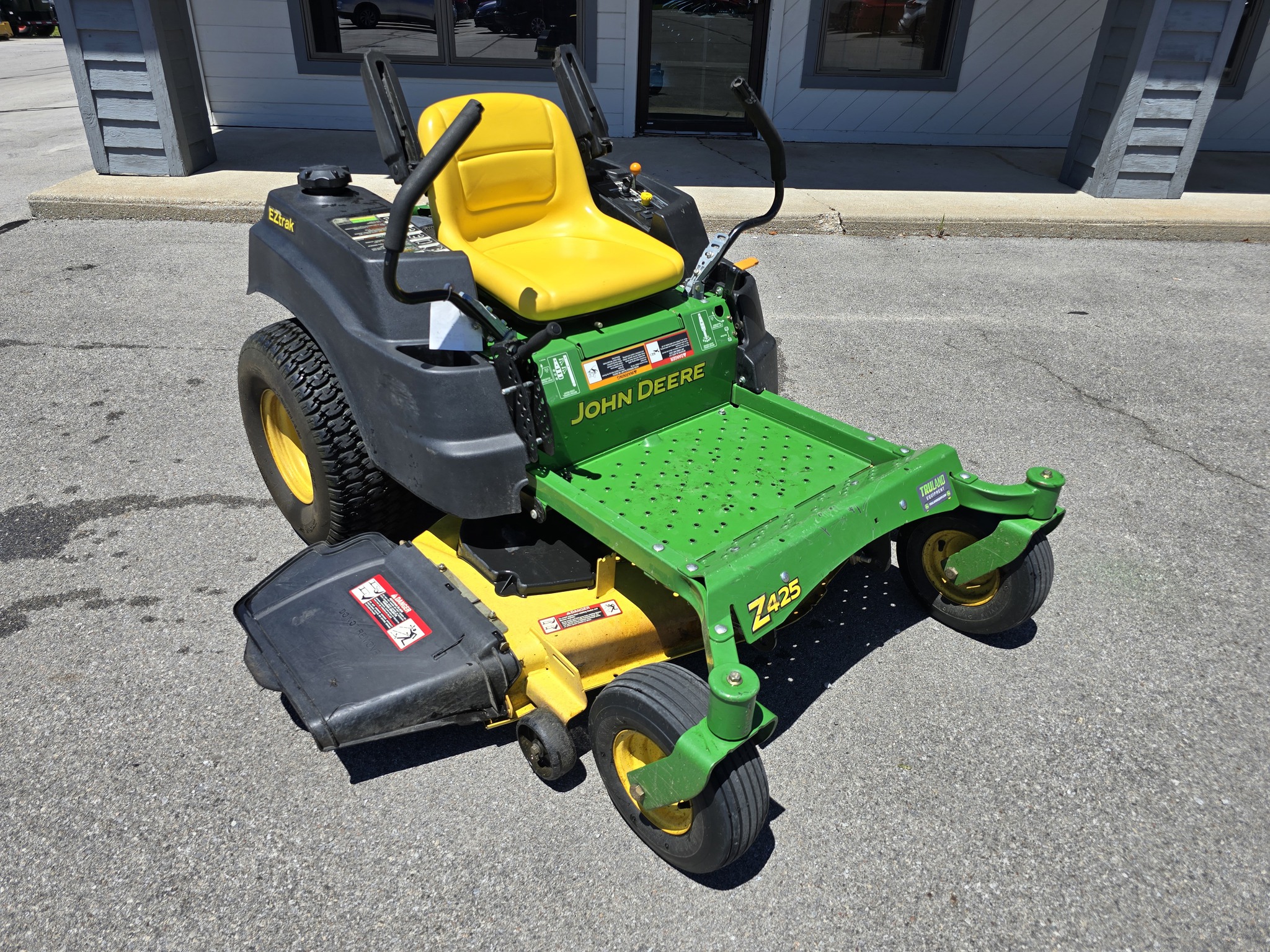 2011 John Deere Z425 Image 1
