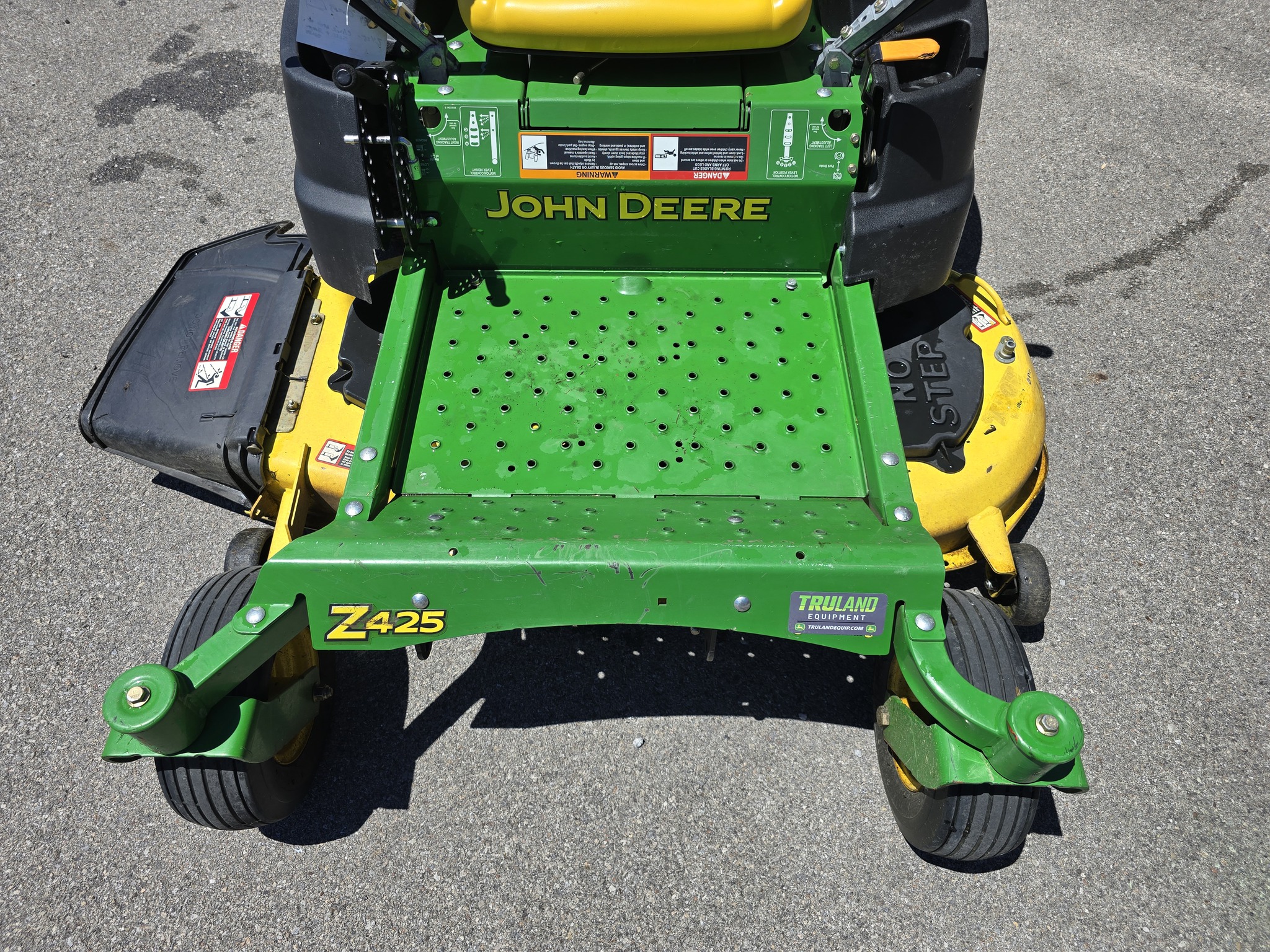 2011 John Deere Z425 Image 9