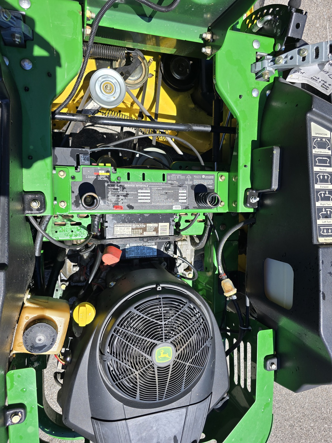 2011 John Deere Z425 Image 13