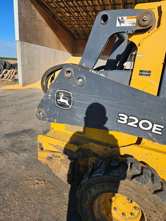 2014 John Deere 320E - Photo8