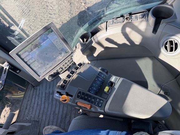 2021 John Deere 8R 370 - Photo25