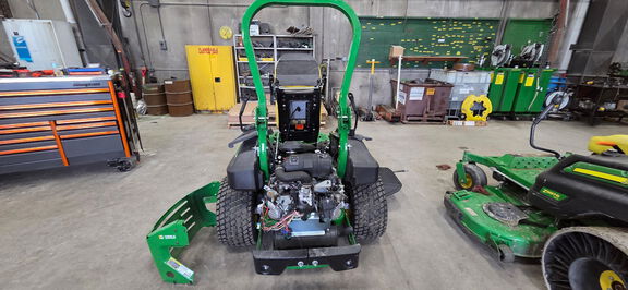 2025 John Deere Z955R EFI - Photo5