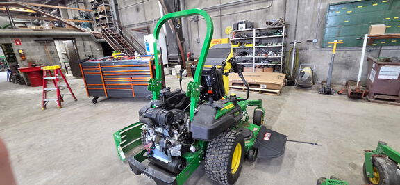 2025 John Deere Z955R EFI - Photo7