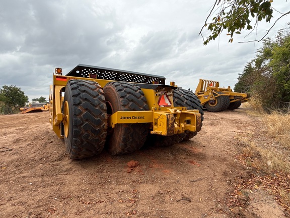 2021 John Deere 2412E