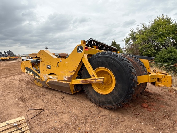 2021 John Deere 2412E