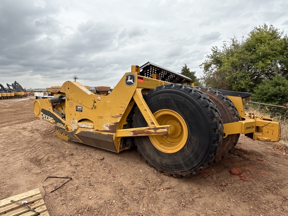 2021 John Deere 2412E