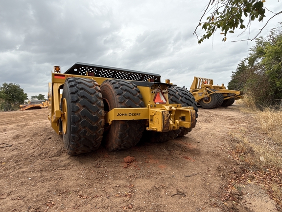 2021 John Deere 2412E