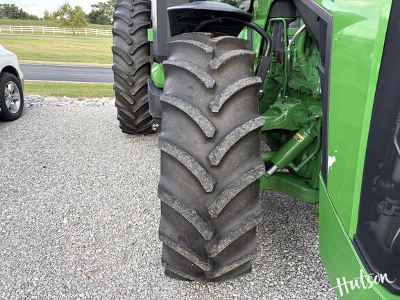 Photo of 2023 John Deere 8R 280