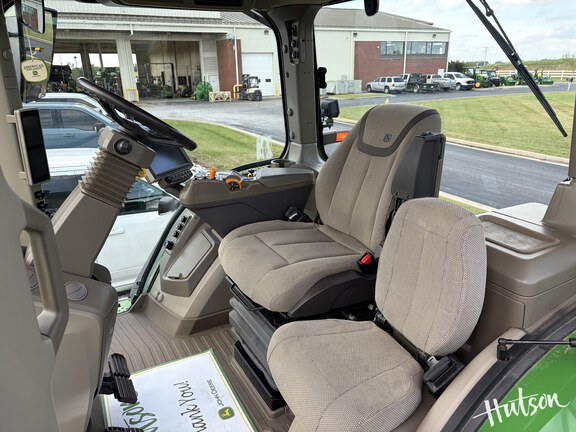 Photo of 2023 John Deere 8R 280