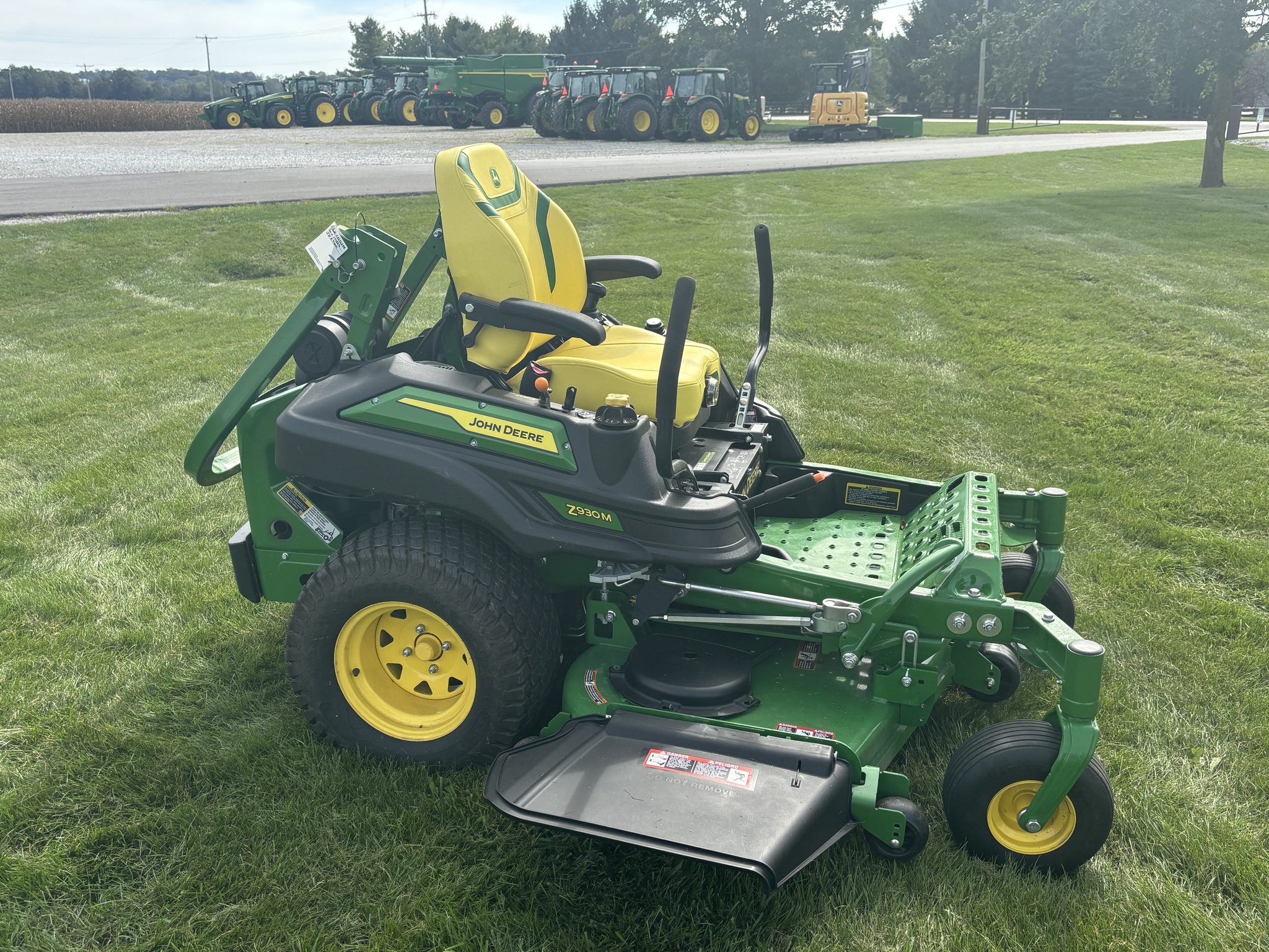 Used 2025 John Deere Z930M Zero Turn Mowers at Koenig Equipment in Urbana, OH - PhotoXL5