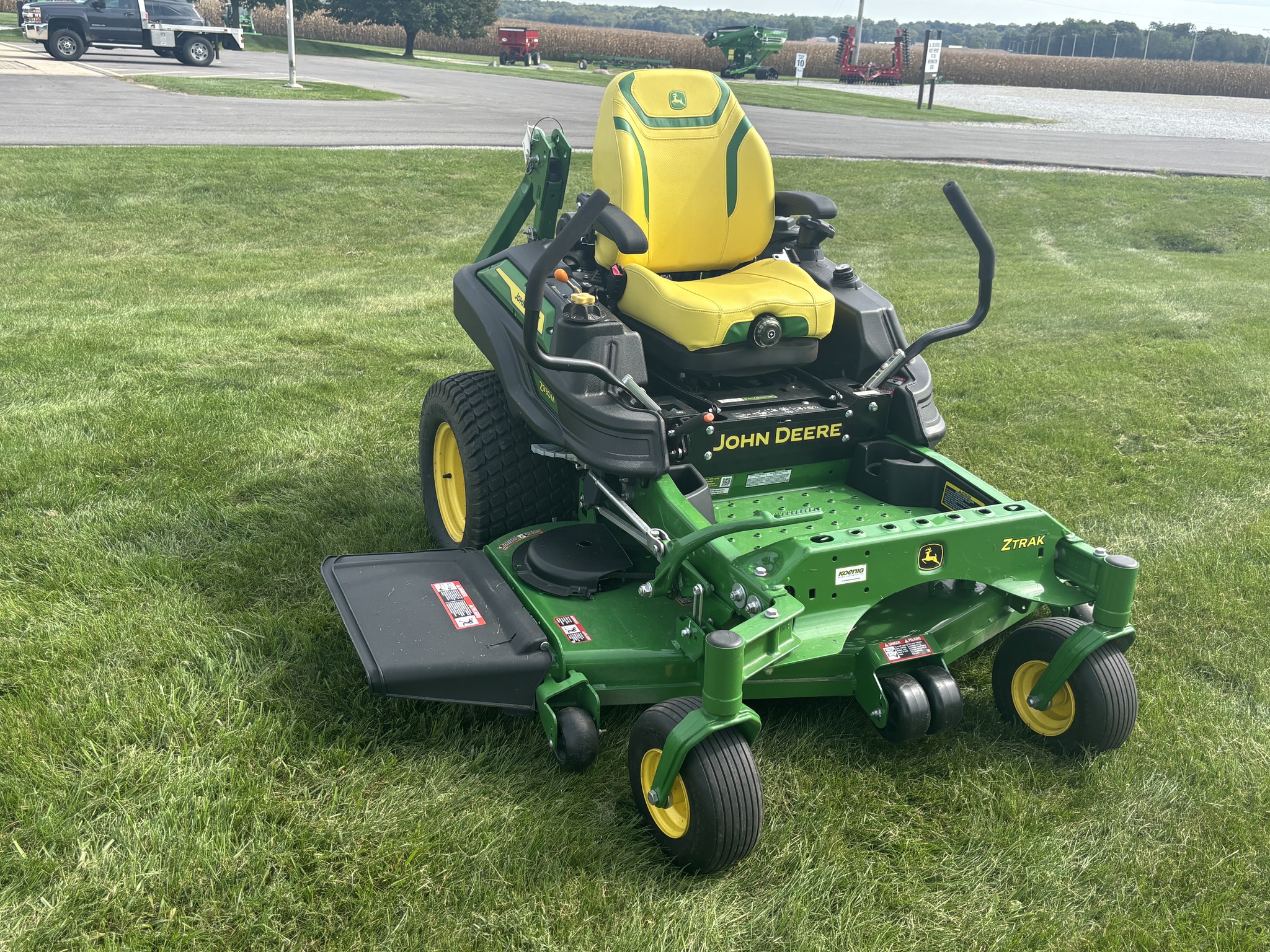 Used 2025 John Deere Z930M Zero Turn Mowers at Koenig Equipment in Urbana, OH - PhotoXL4
