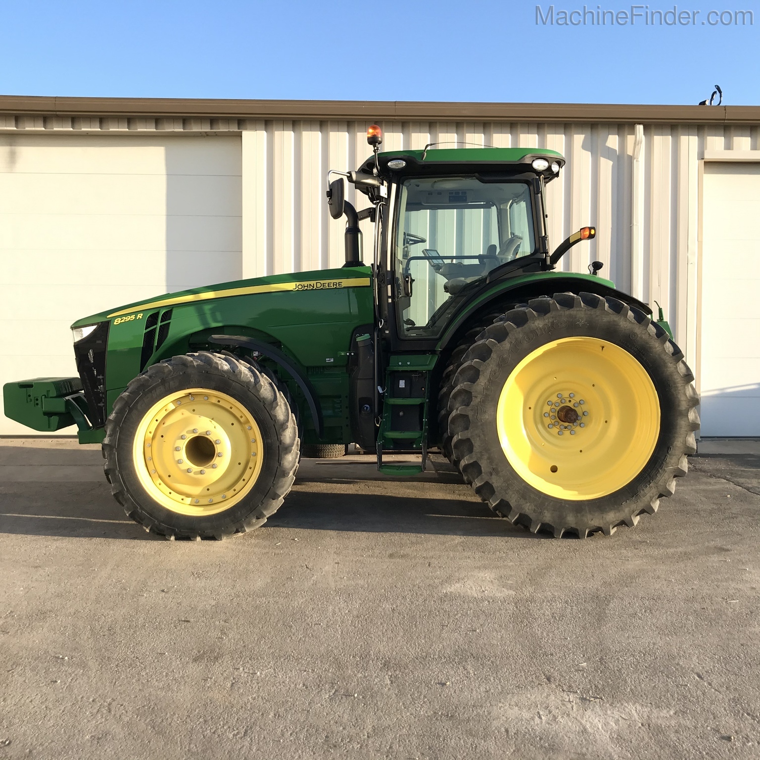 2016 John Deere 8295R Image 7