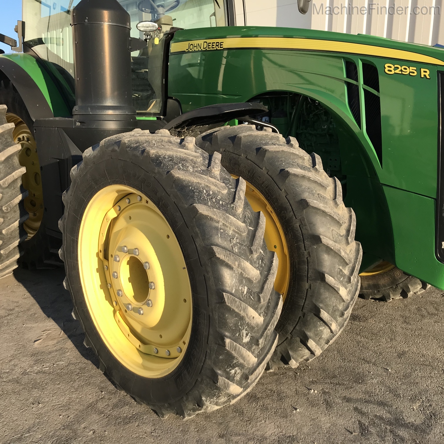 2016 John Deere 8295R Image 13