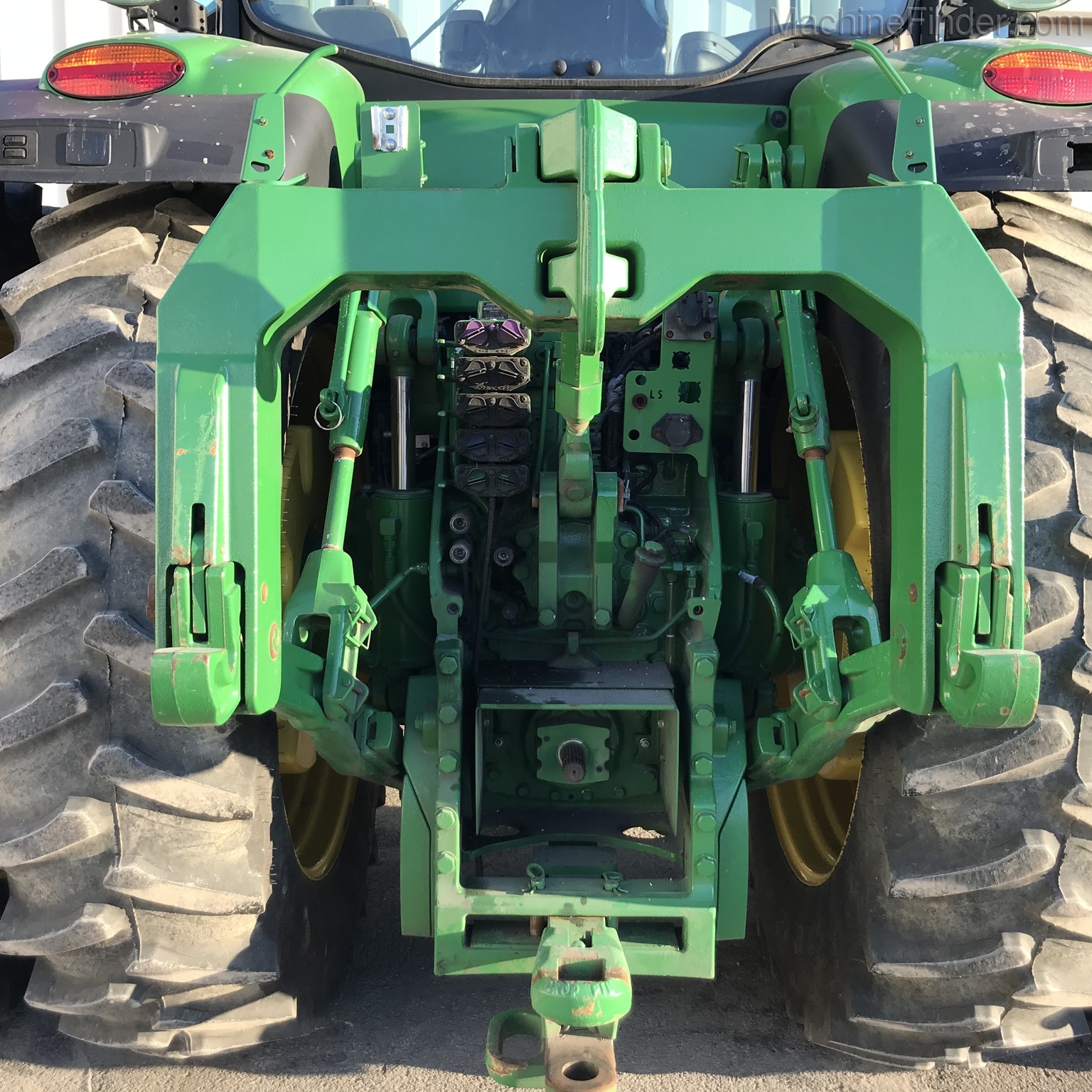 2016 John Deere 8295R Image 10