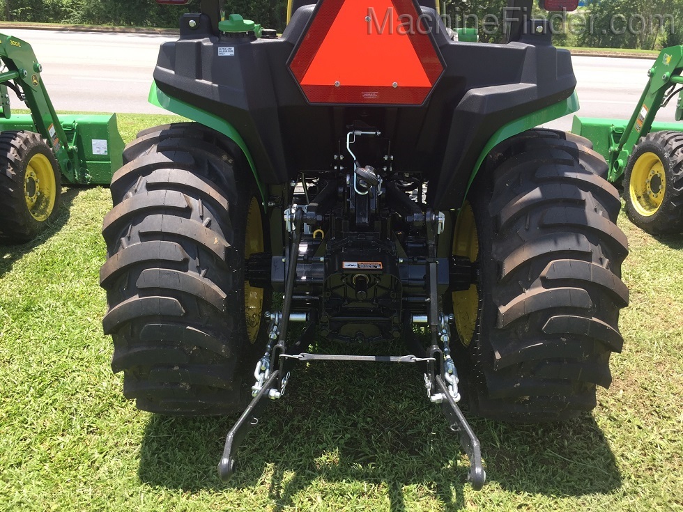2021 John Deere 3032E Image 3