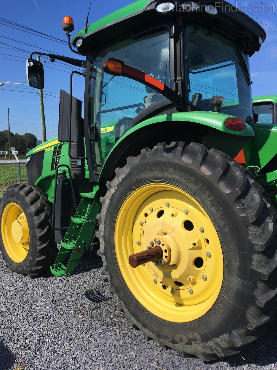 2013 John Deere 7200R Image 1