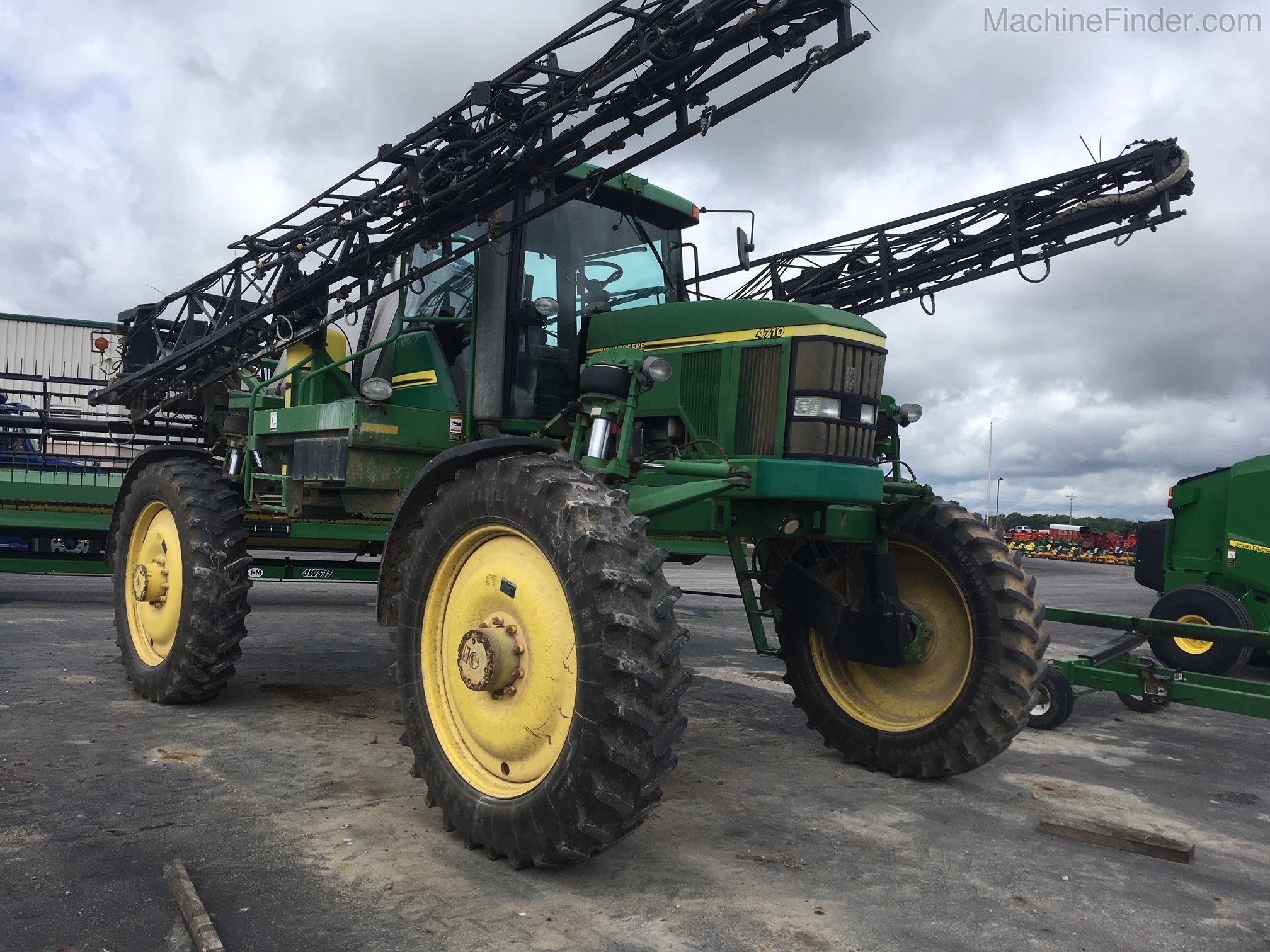 2003 John Deere 4710 Image 2