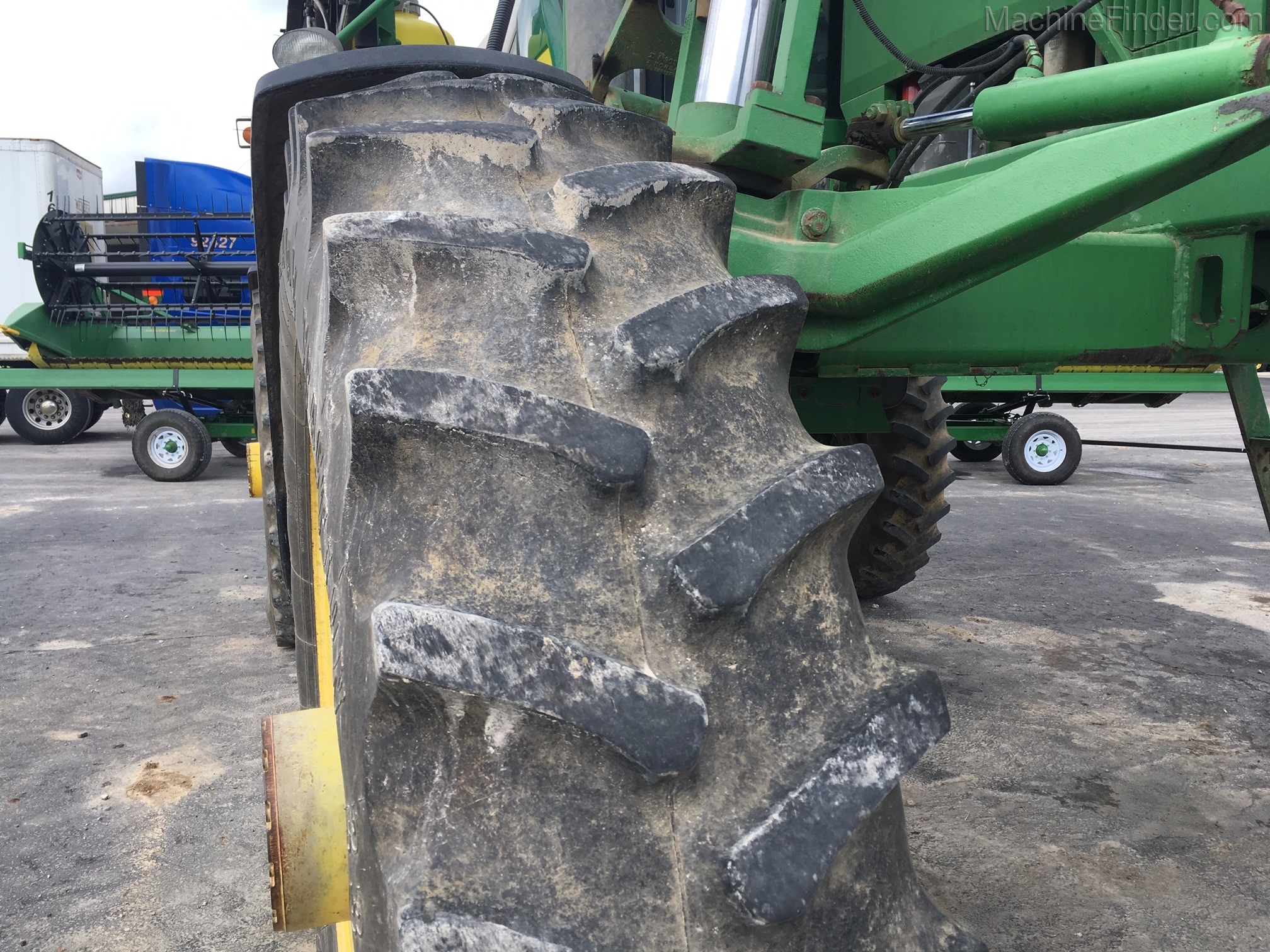 2003 John Deere 4710 Image 10