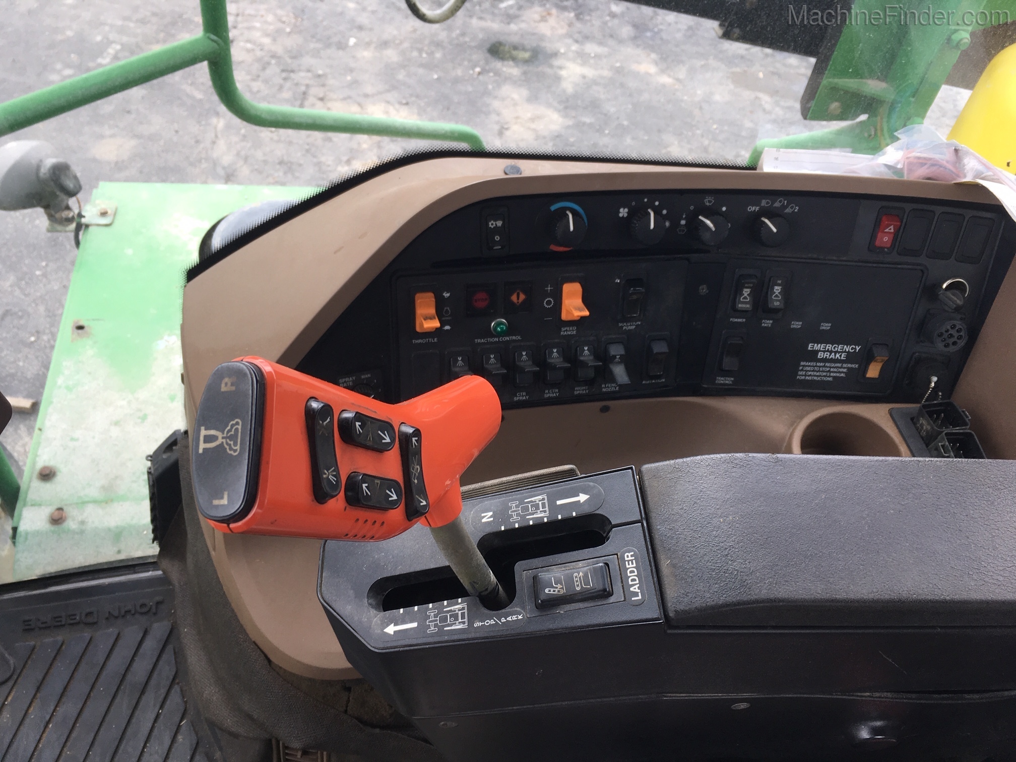 2003 John Deere 4710 Image 7