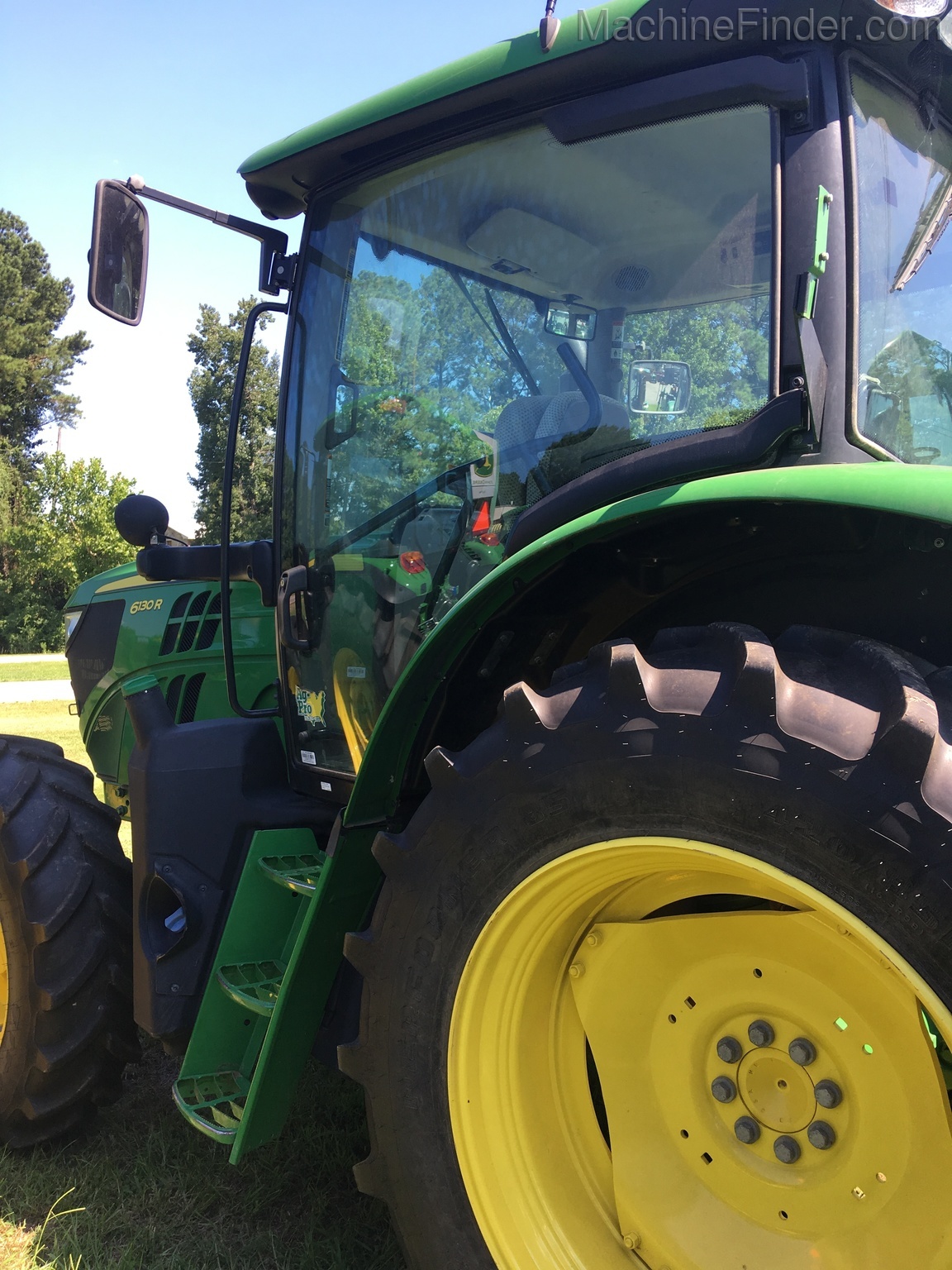 2017 John Deere 6130R Cab Image 3