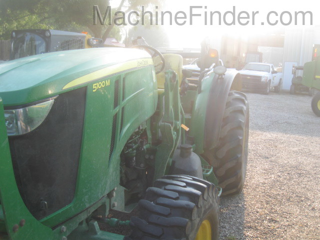 2012 John Deere 5100M Image 2