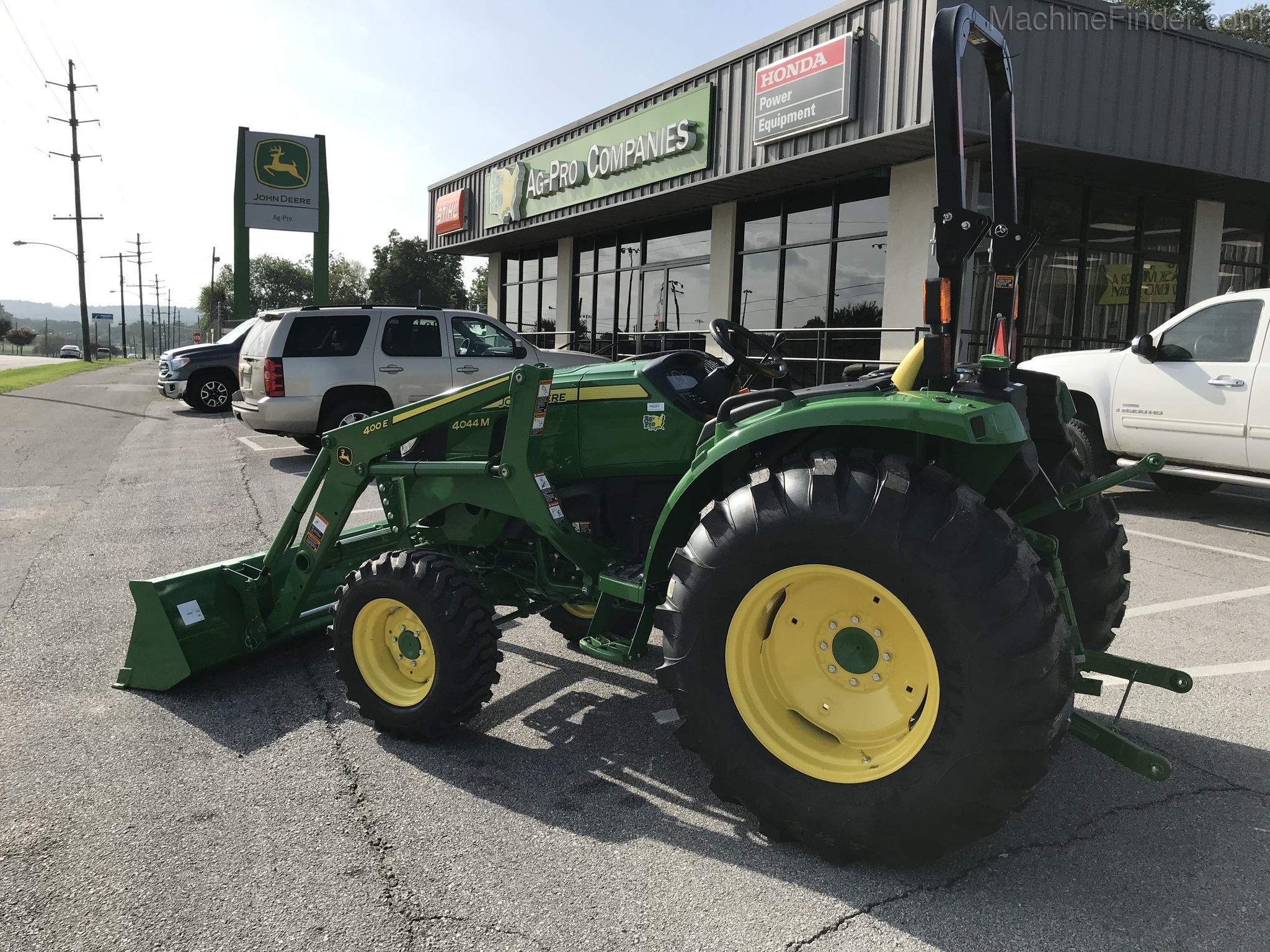 2020 John Deere 4044M Image 1