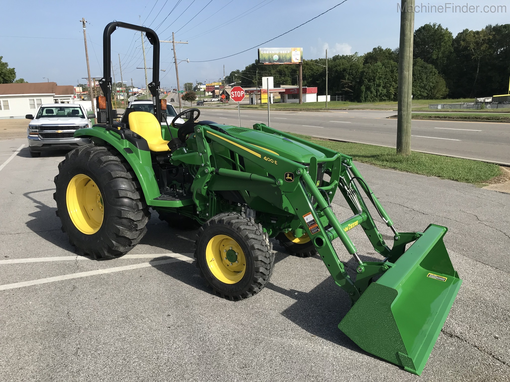 2020 John Deere 4044M Image 3