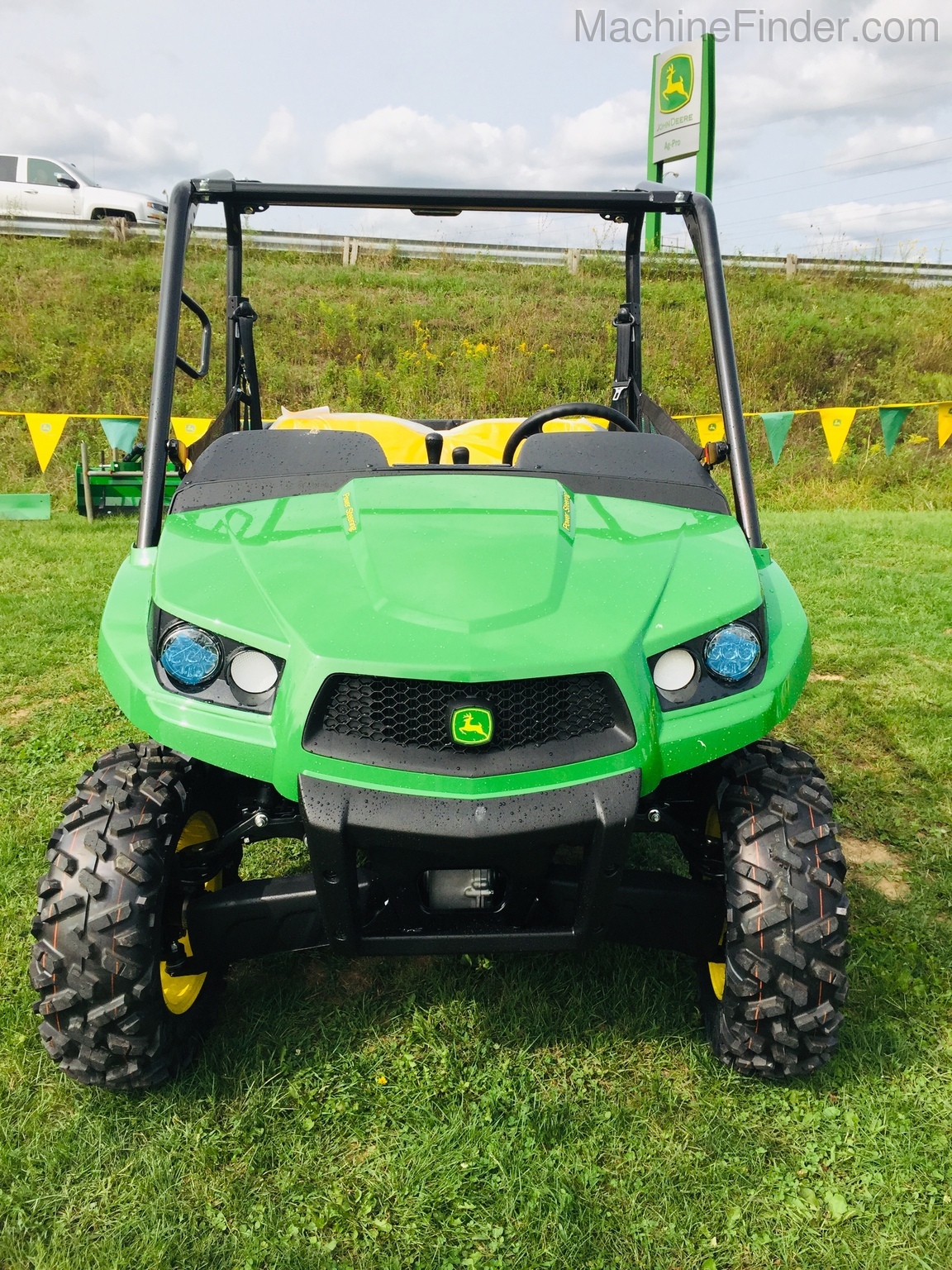 2020 John Deere XUV590M Image 1