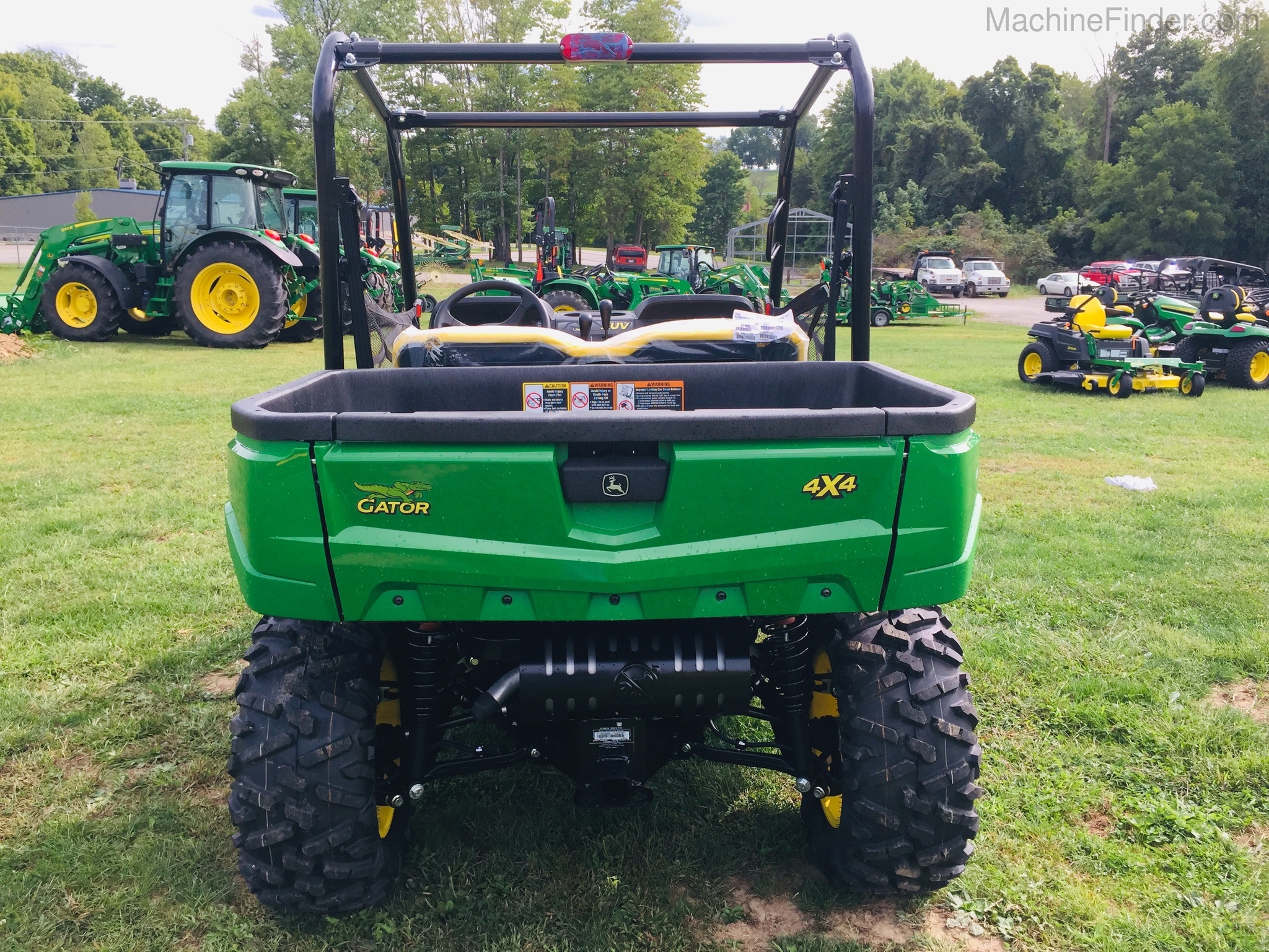 2020 John Deere XUV590M Image 6