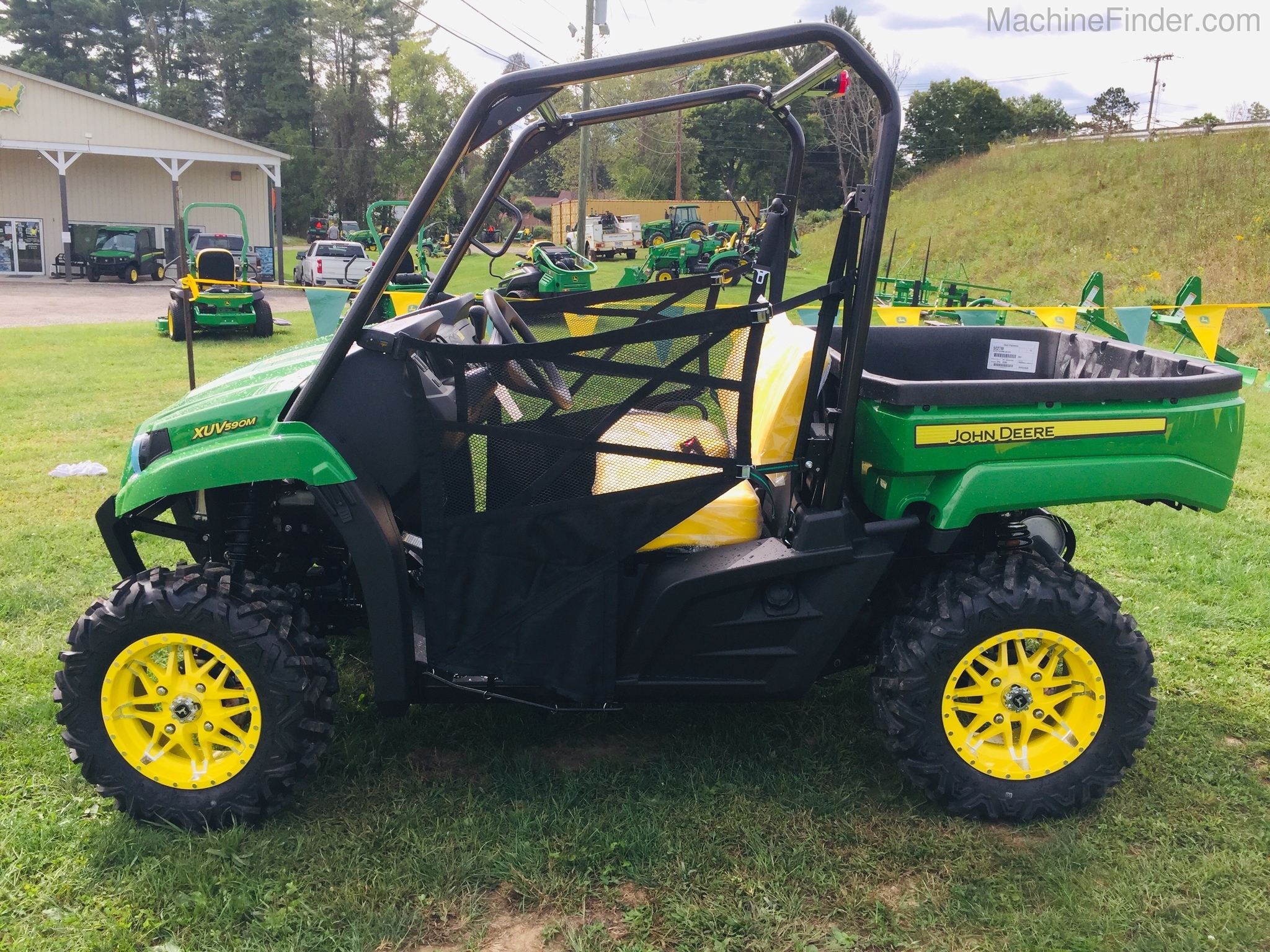 2020 John Deere XUV590M Image 2