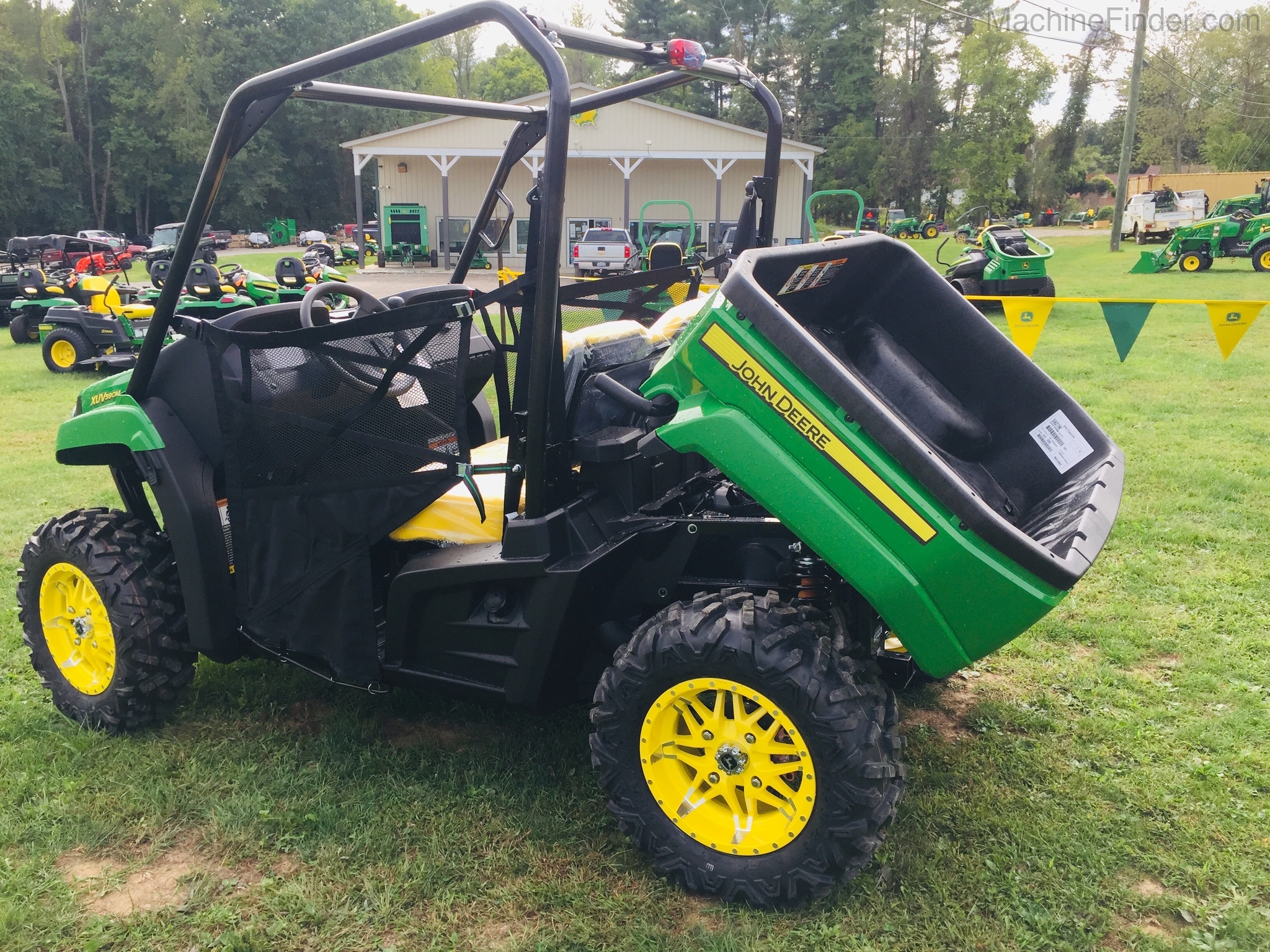 2020 John Deere XUV590M Image 3