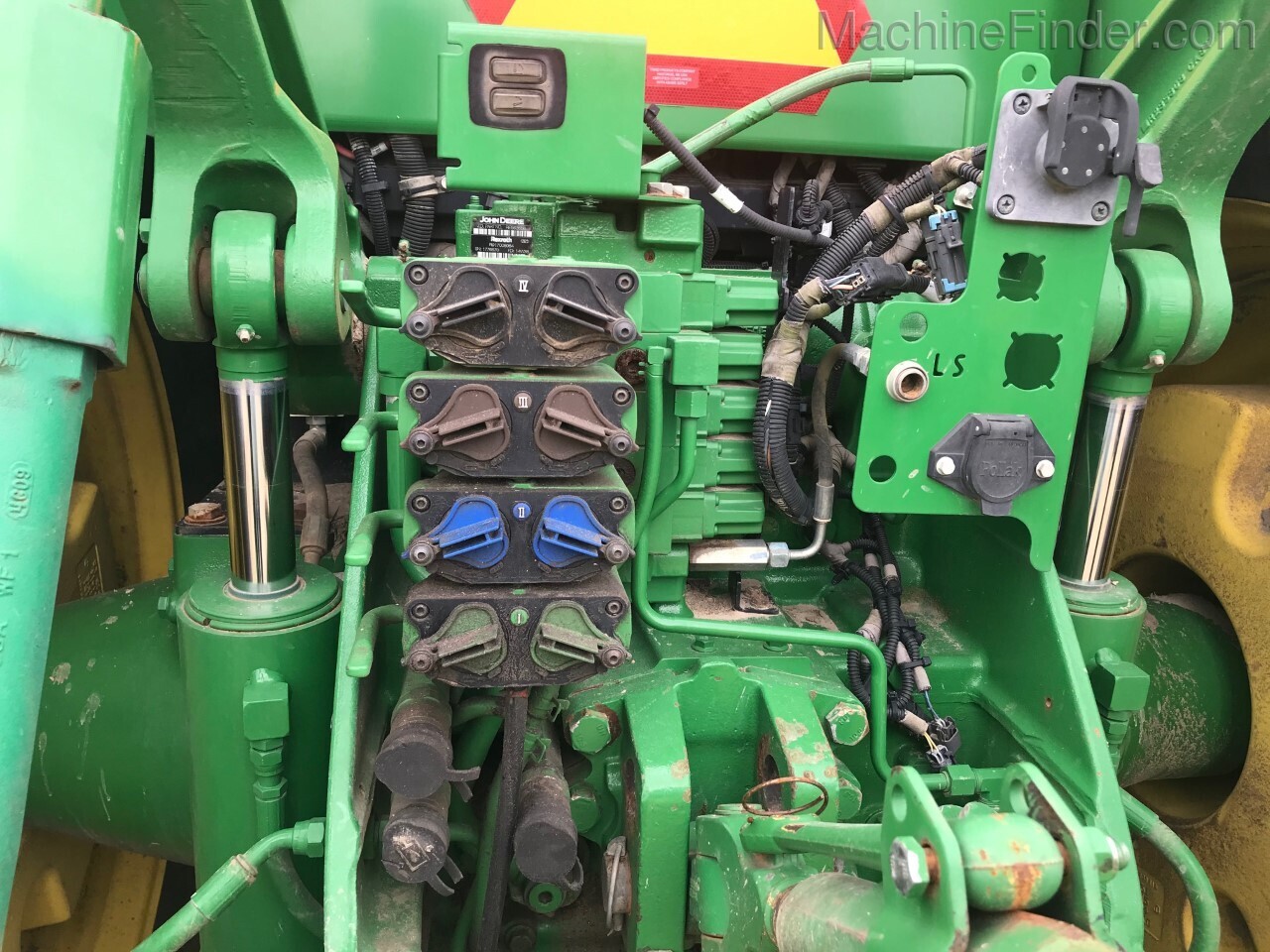 2014 John Deere 8295R Image 5