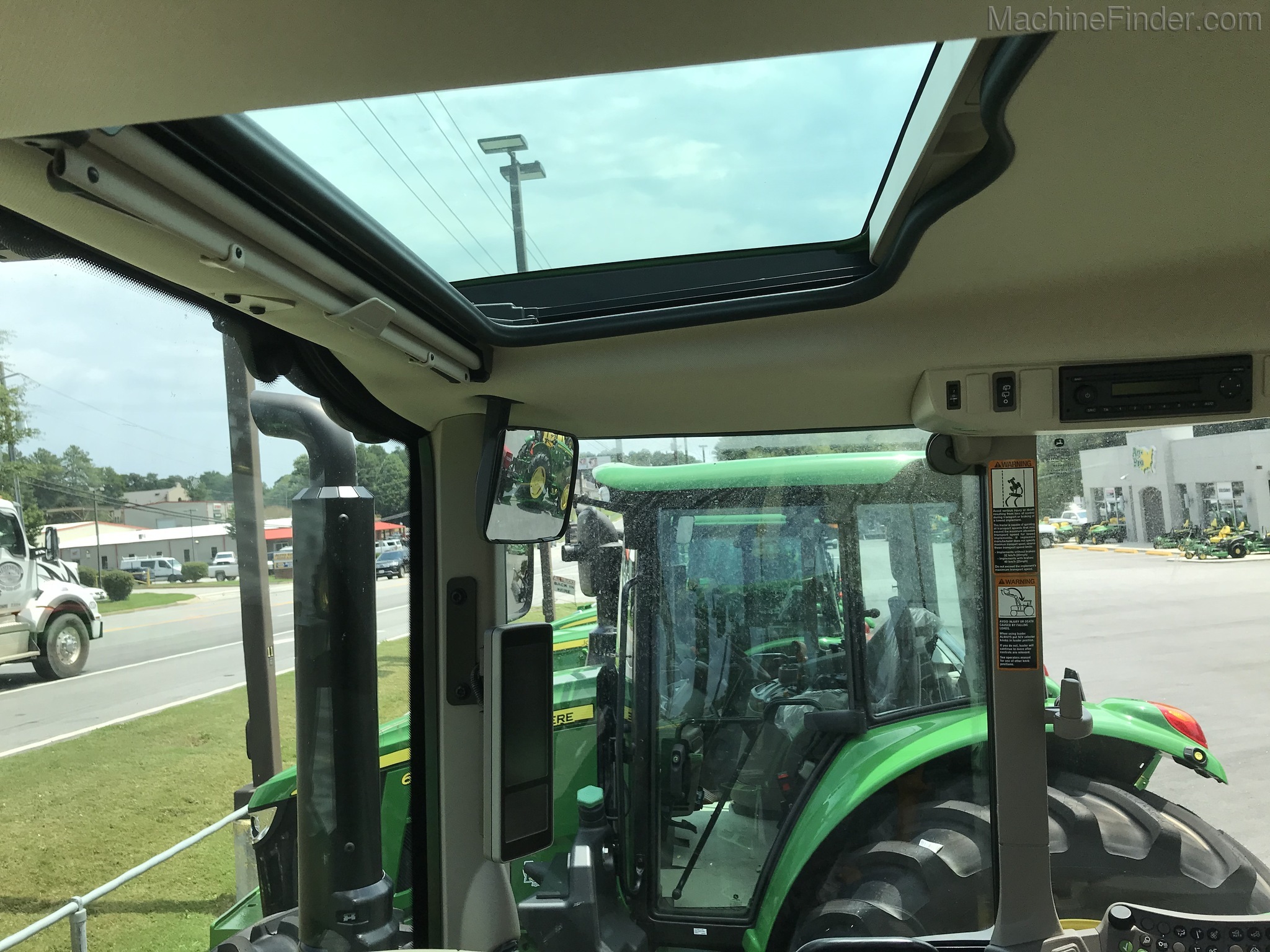 2020 John Deere 6130M Image 5