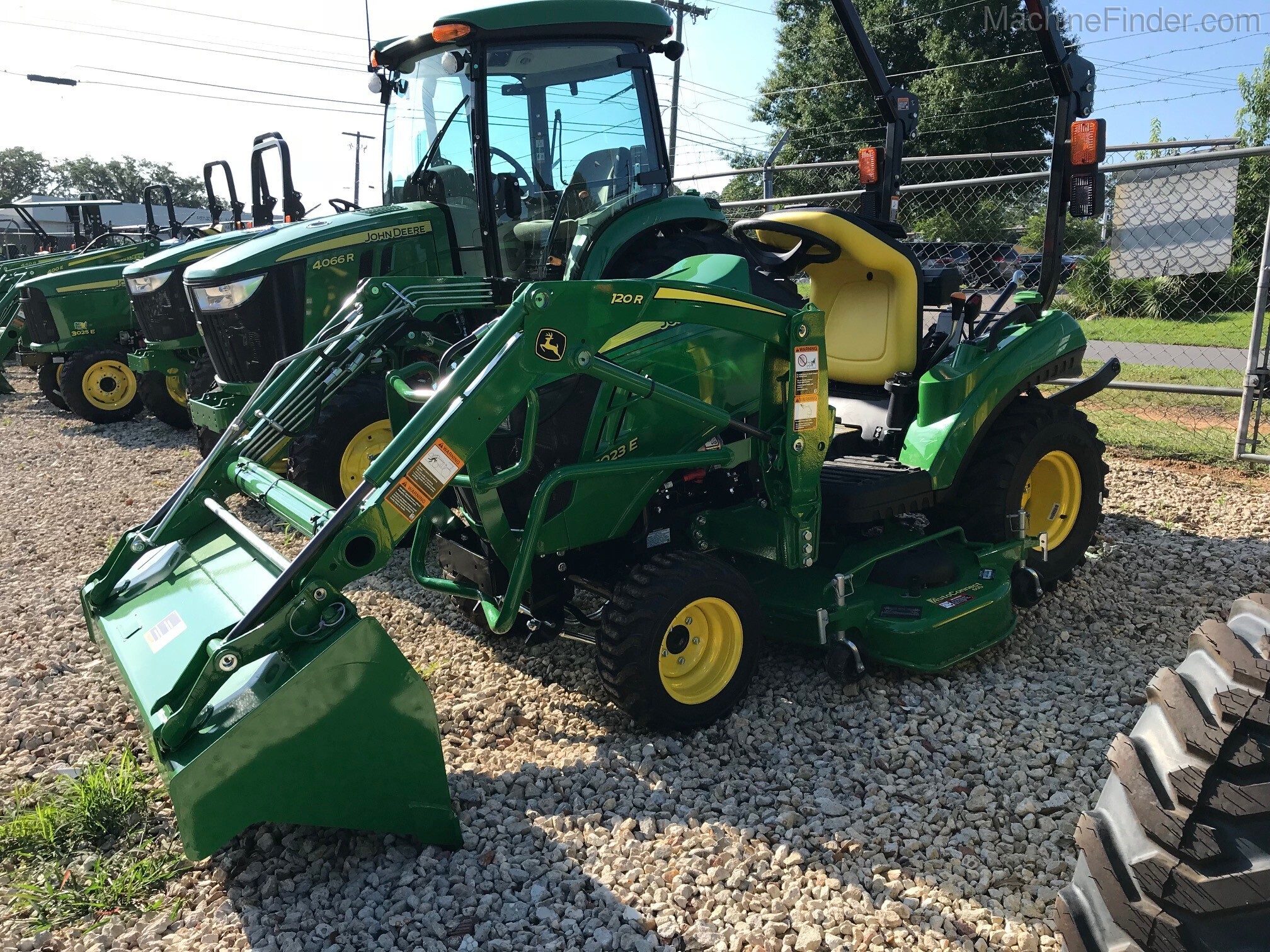 2020 John Deere 1023E LOADER-BELLY MOWER Image 1