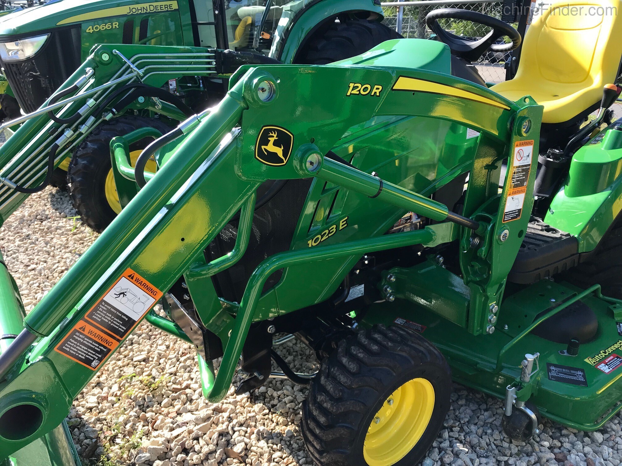 2020 John Deere 1023E LOADER-BELLY MOWER Image 6