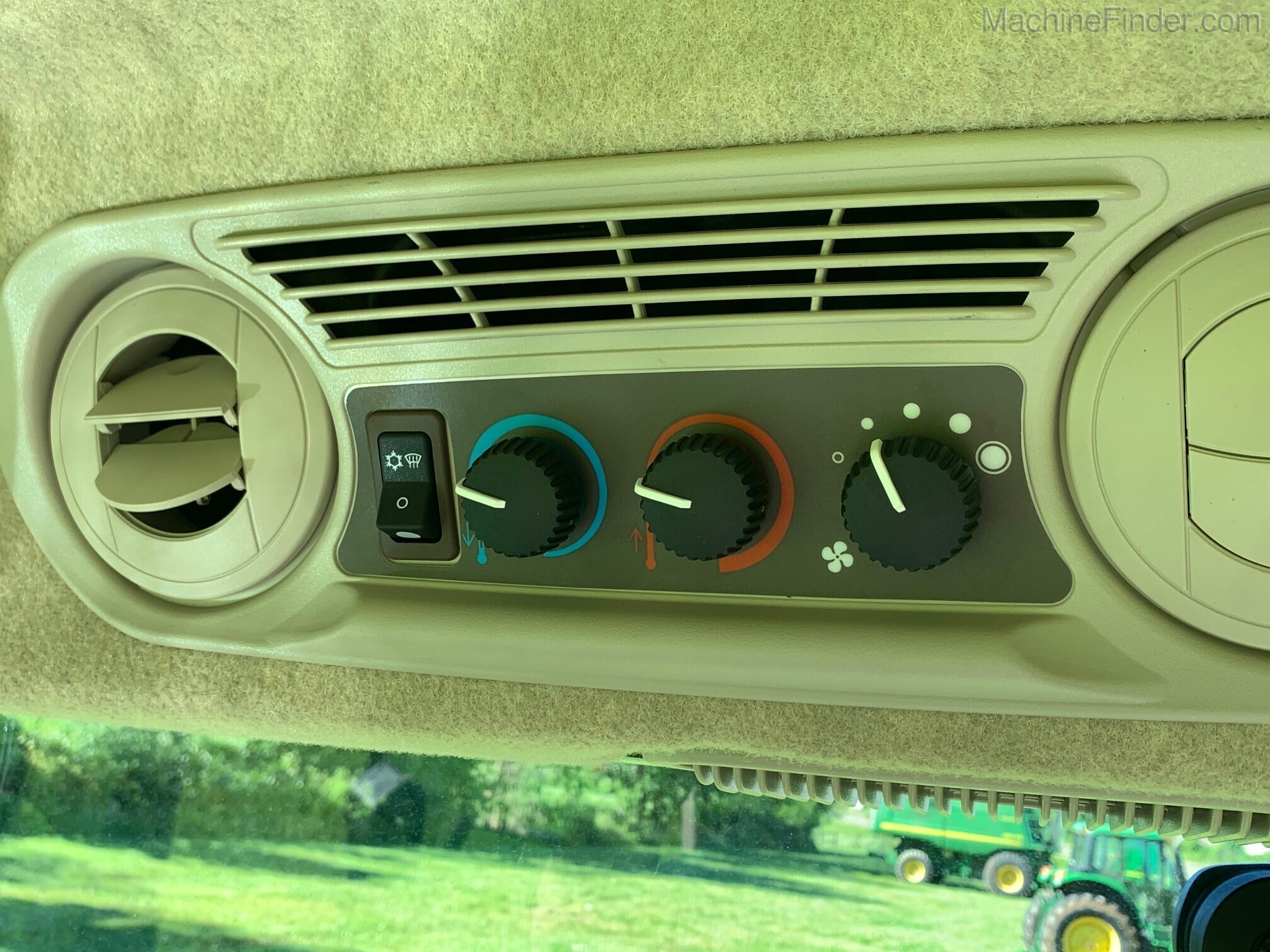 2020 John Deere 5100E Image 10